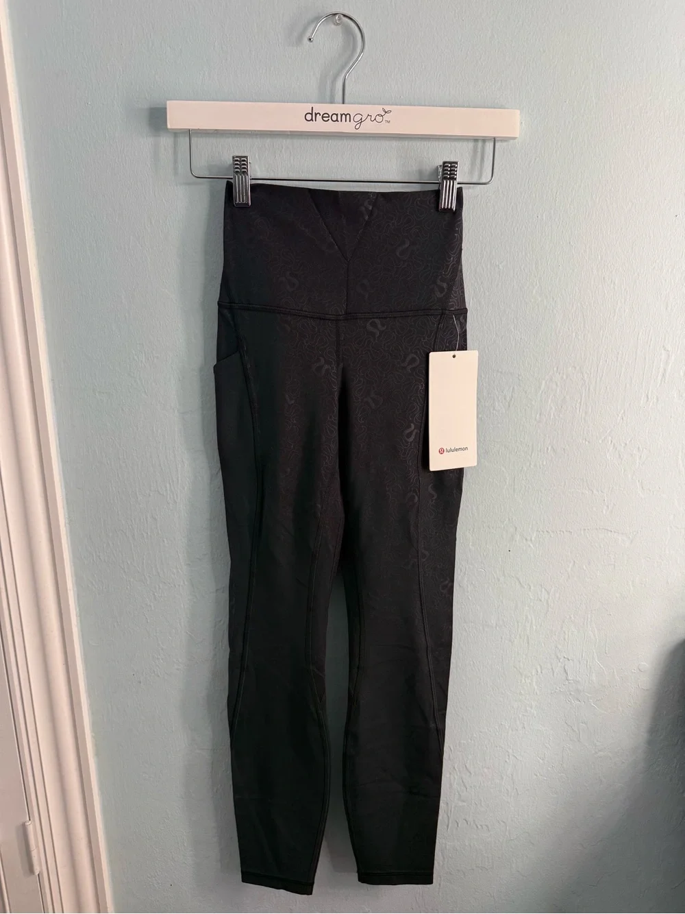 Lululemon Align Pant 25” Pockets/Color Yoga Embossed Black